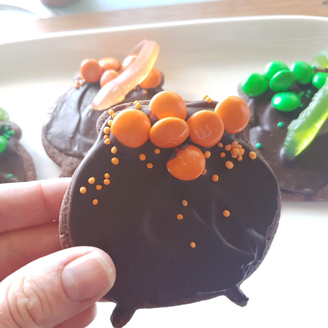 Cauldron 9cm Cookie Cutter