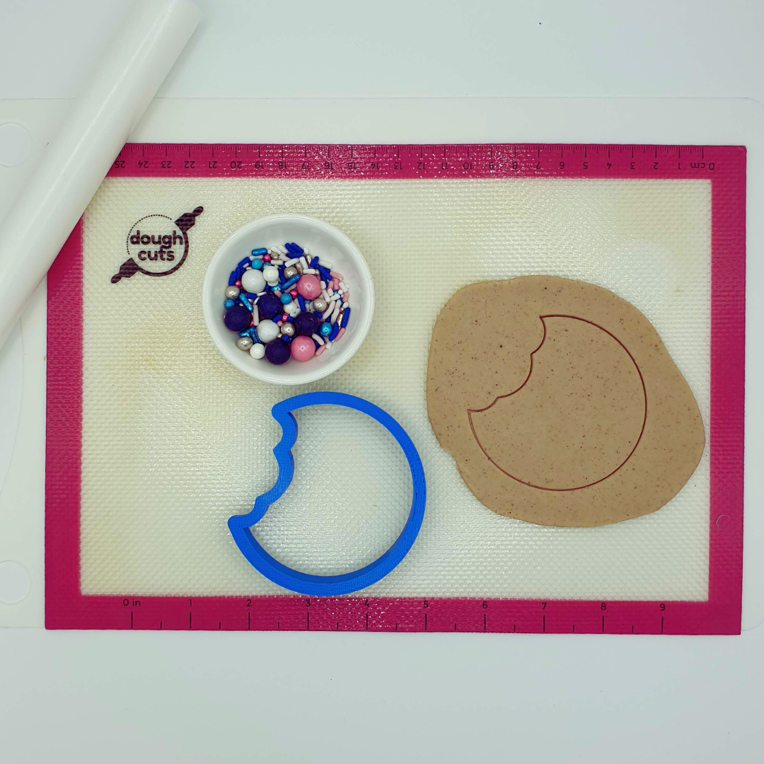 Round Cookie With Bite 7.5cm Cookie Cutter